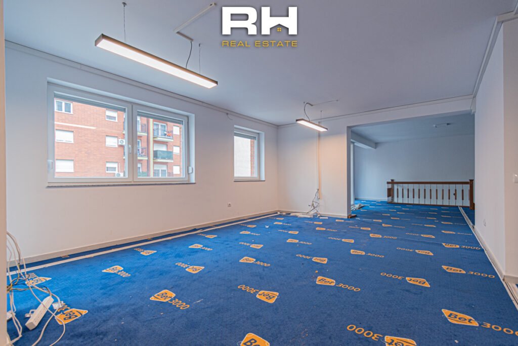 Lokal 185m² me #QIRA në Emshir