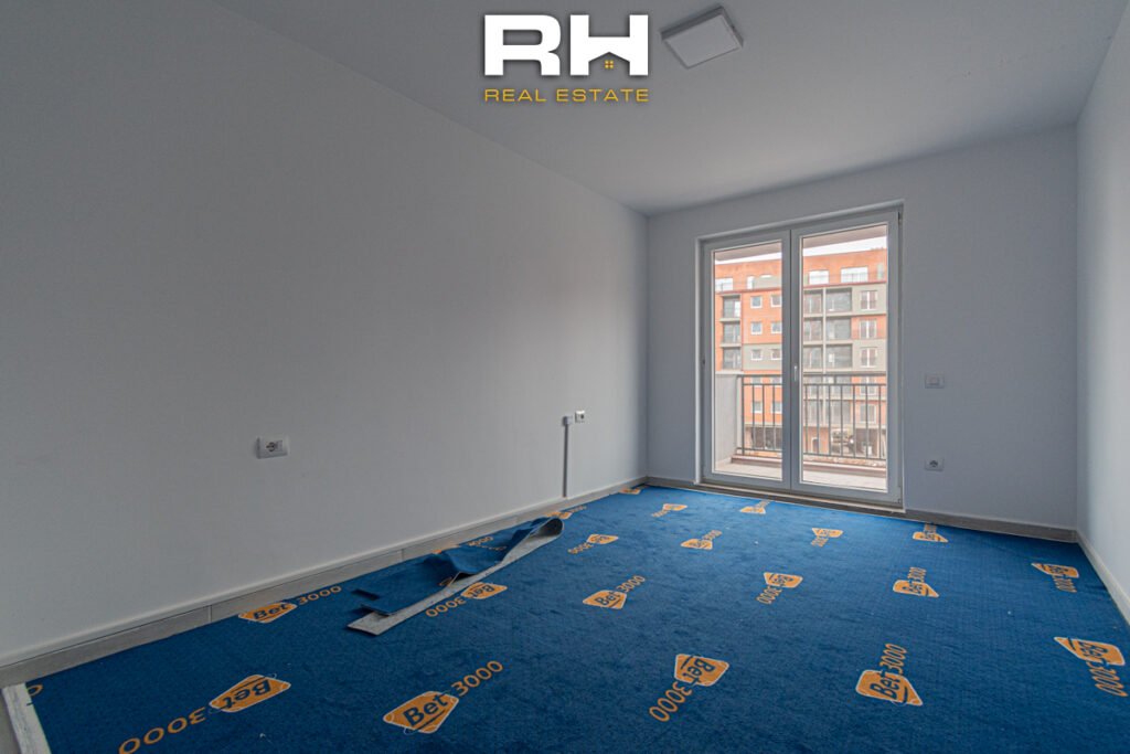Lokal 185m² me #QIRA në Emshir