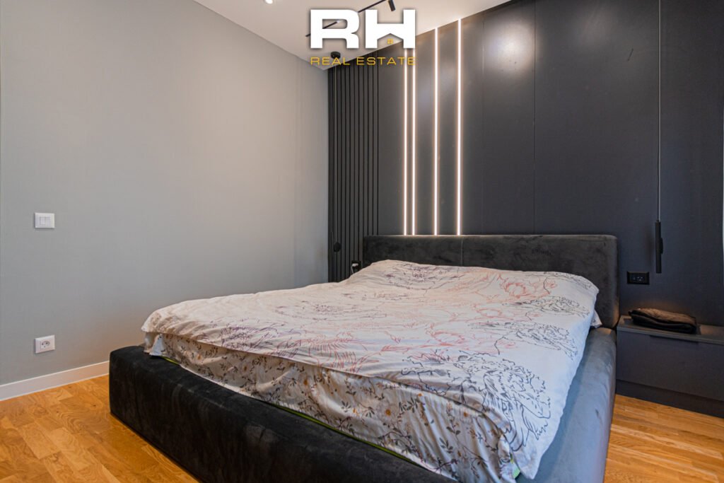 Penthouse 125m² + 40m² me #QIRA në Velani