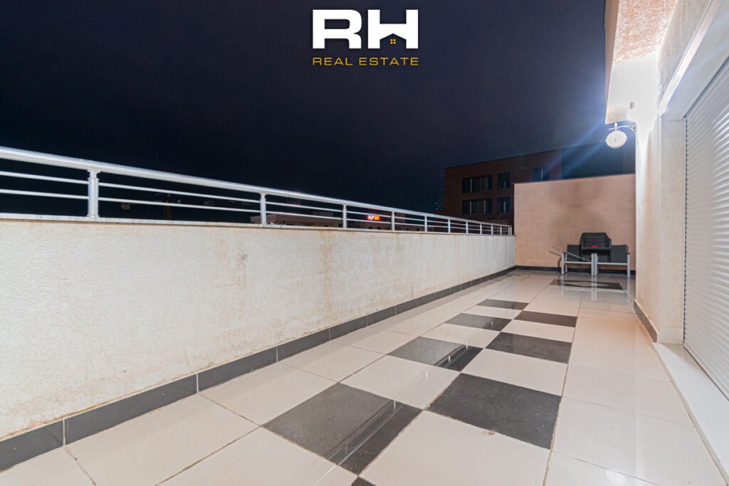 Penthouse 200m² + 40m² me #QIRA në Lagjen e Spitalit