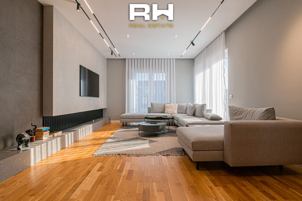 Penthouse 125m² + 40m² me #QIRA në Velani