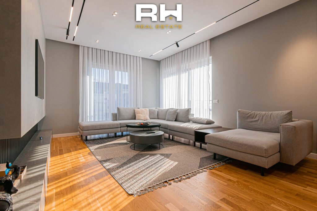 Penthouse 125m² + 40m² me #QIRA në Velani