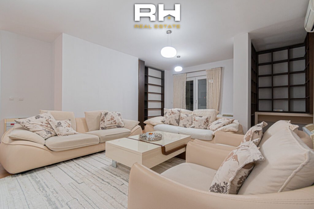 Penthouse 200m² + 40m² me #QIRA në Lagjen e Spitalit