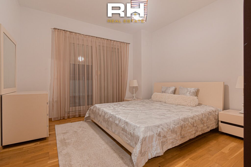 Penthouse 200m² + 40m² me #QIRA në Lagjen e Spitalit