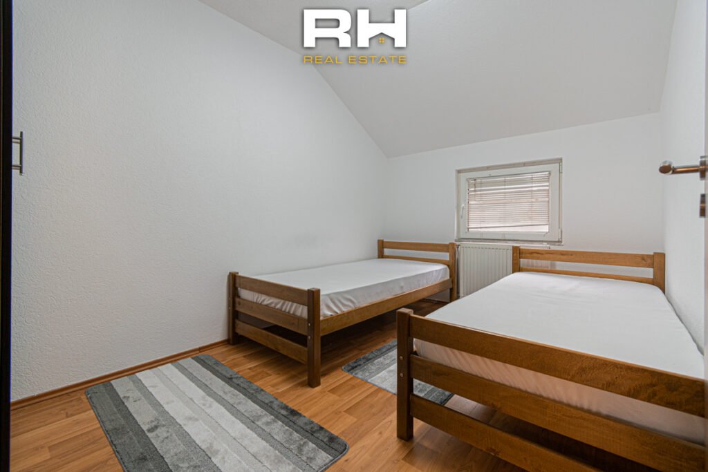 Kat Shtëpie 140m² me #QIRA në Dardani