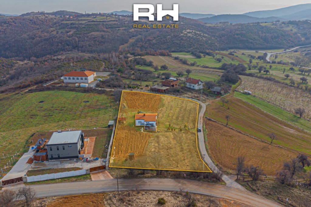 Shtëpi 100m² dhe truall 49.63 ari në #SHITJE në Novobërdë