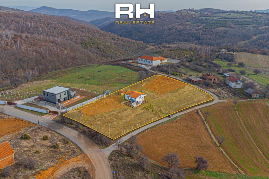 Shtëpi 100m² dhe truall 49.63 ari në #SHITJE në Novobërdë