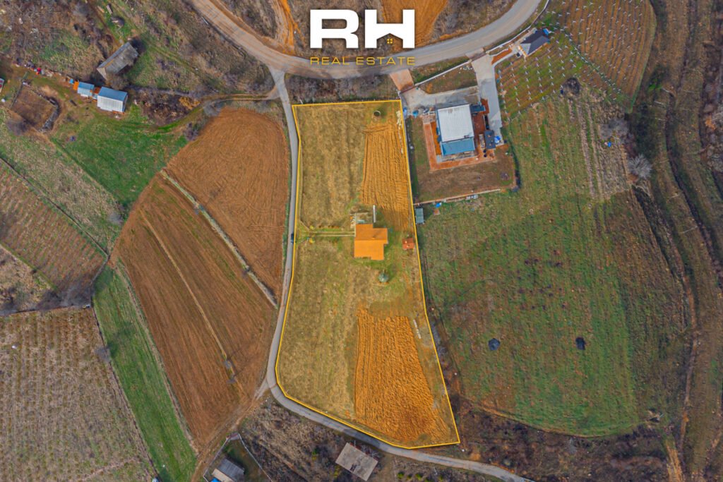 Shtëpi 100m² dhe truall 49.63 ari në #SHITJE në Novobërdë