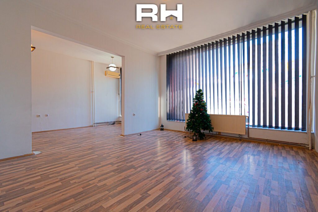 Lokal 120.25m² me #QIRA në Ulpianë