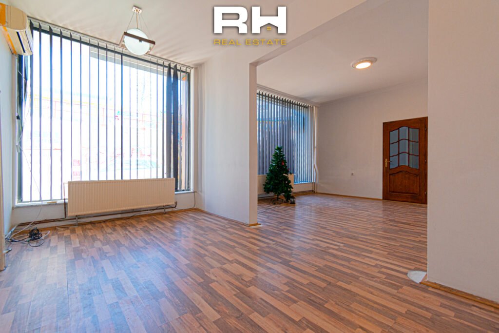 Lokal 120.25m² me #QIRA në Ulpianë