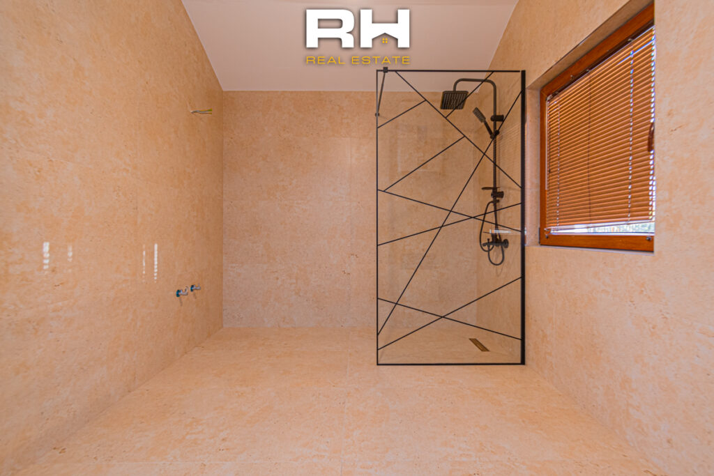 Shtëpi 530m² në SHITJE në Taslixhe