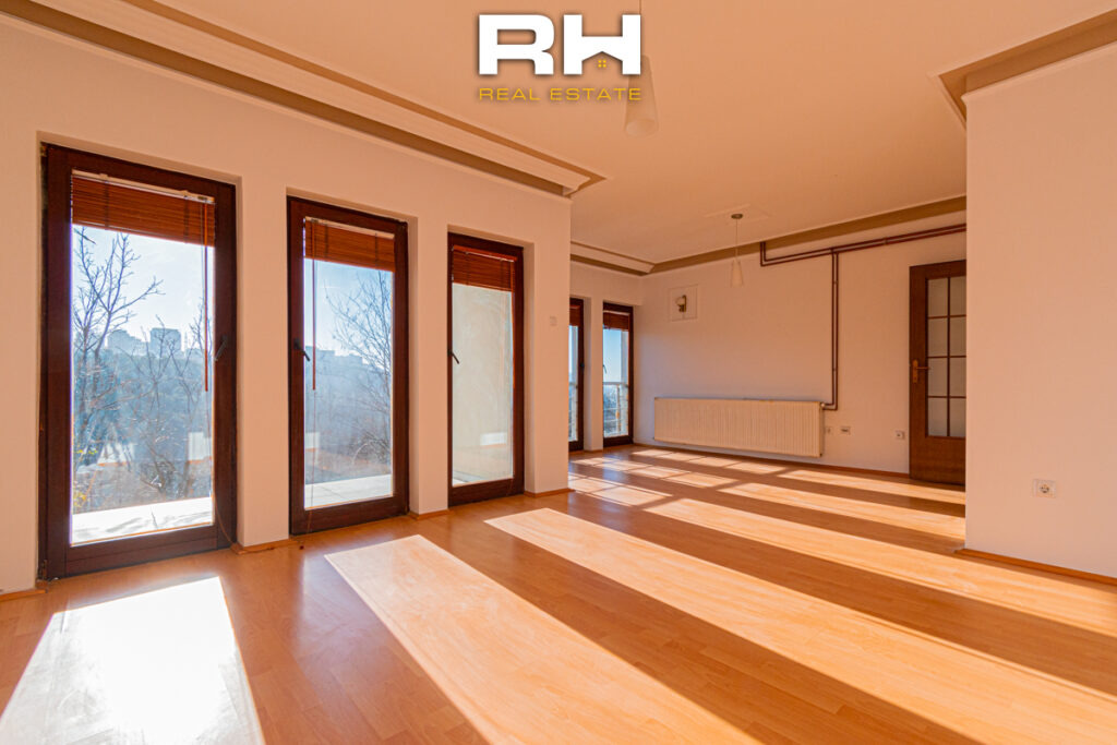 Shtëpi 530m² në SHITJE në Taslixhe