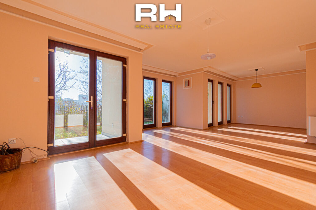 Shtëpi 530m² në SHITJE në Taslixhe