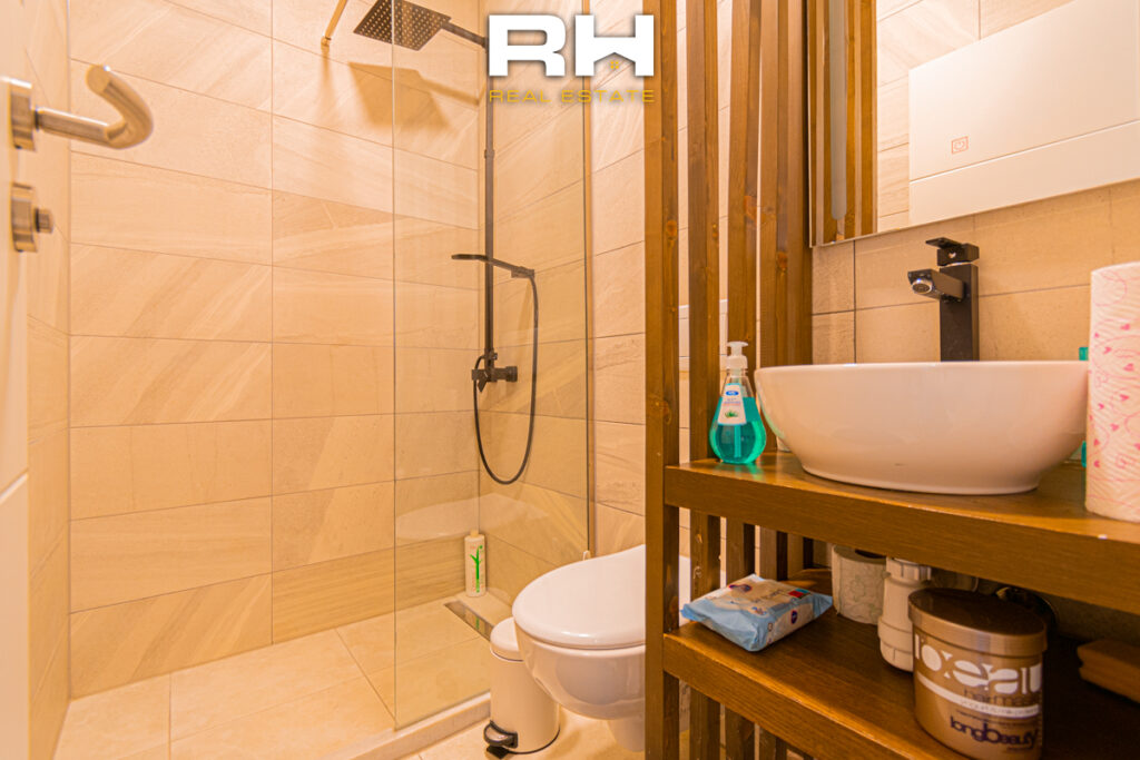 Banesë 120m² me #QIRA në Rrugën C