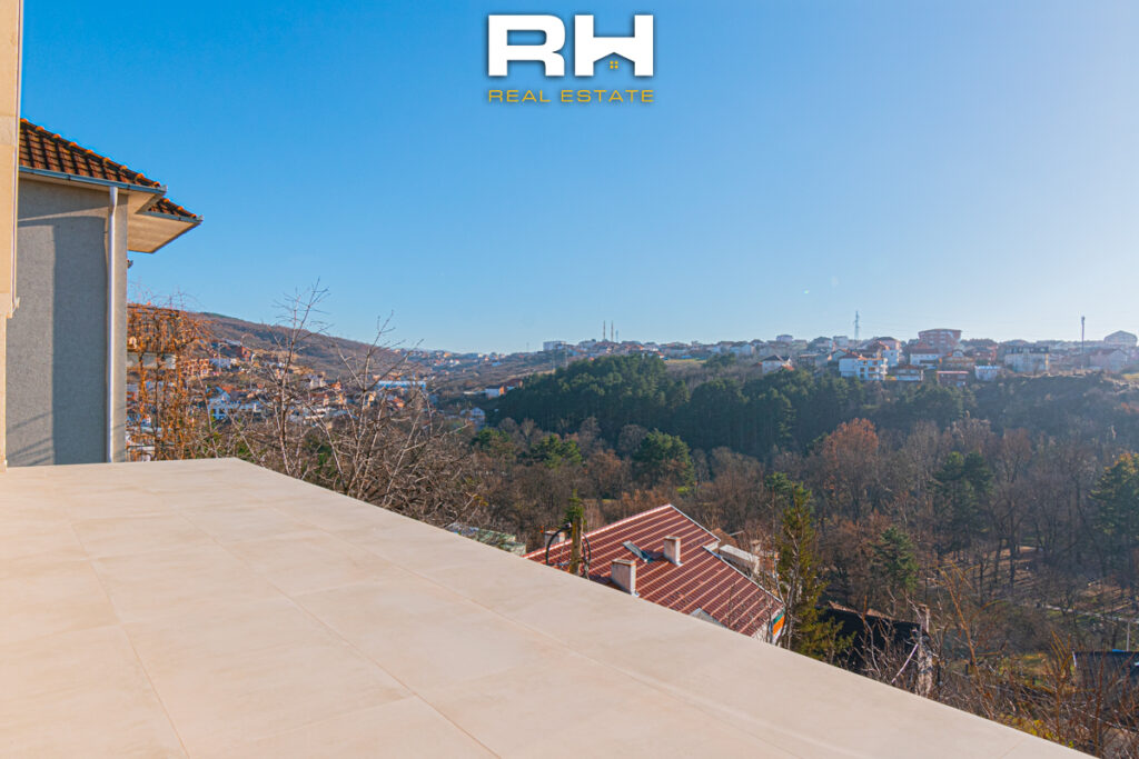 Shtëpi 530m² në SHITJE në Taslixhe