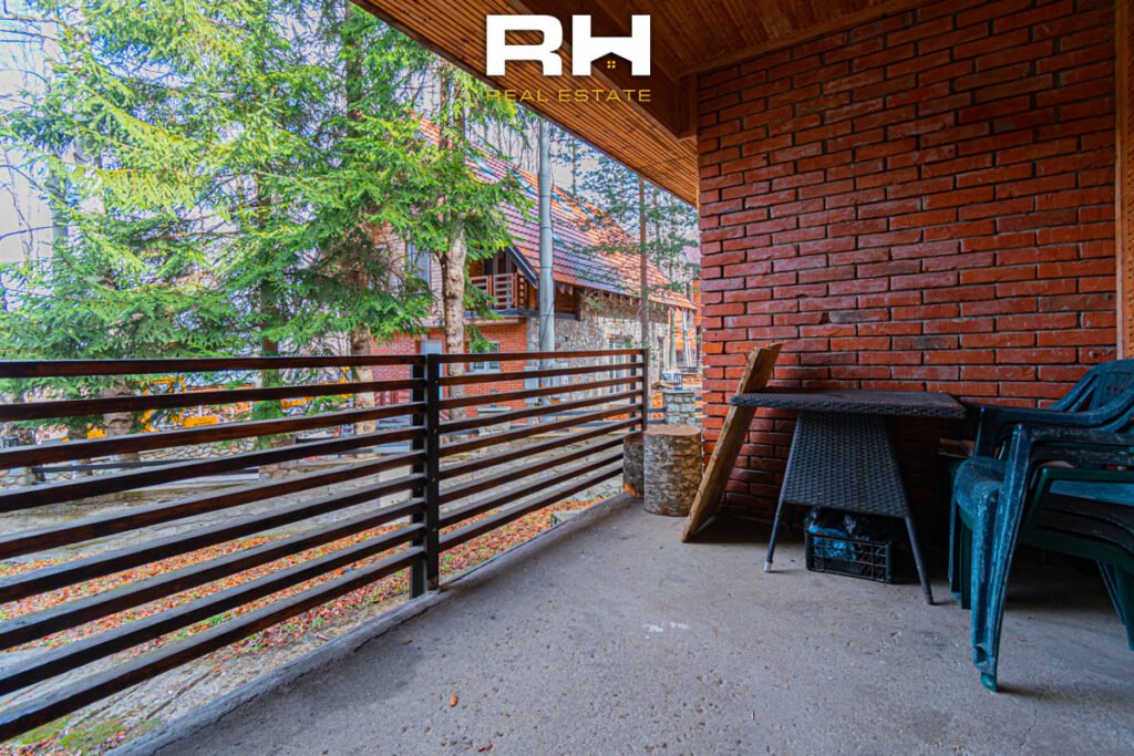 Villë 190m² në SHITJE në Brezovicë