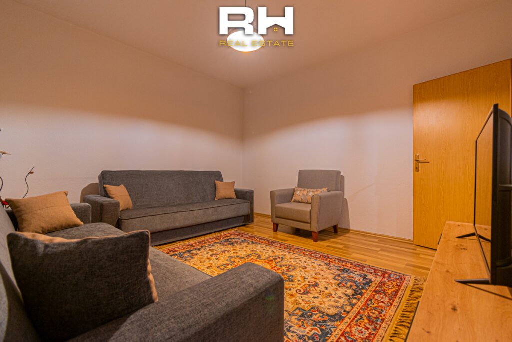 Kat shtëpie 65m² me #QIRA në Emshir