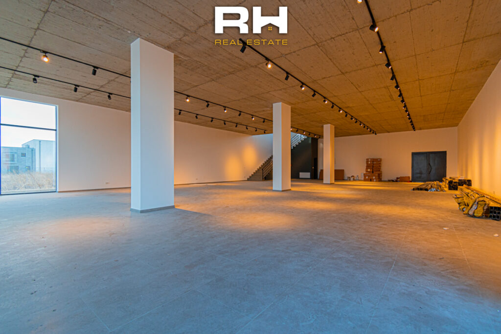 Objekt 700m² me #QIRA në Magjistralen Prishtinë-Ferizaj
