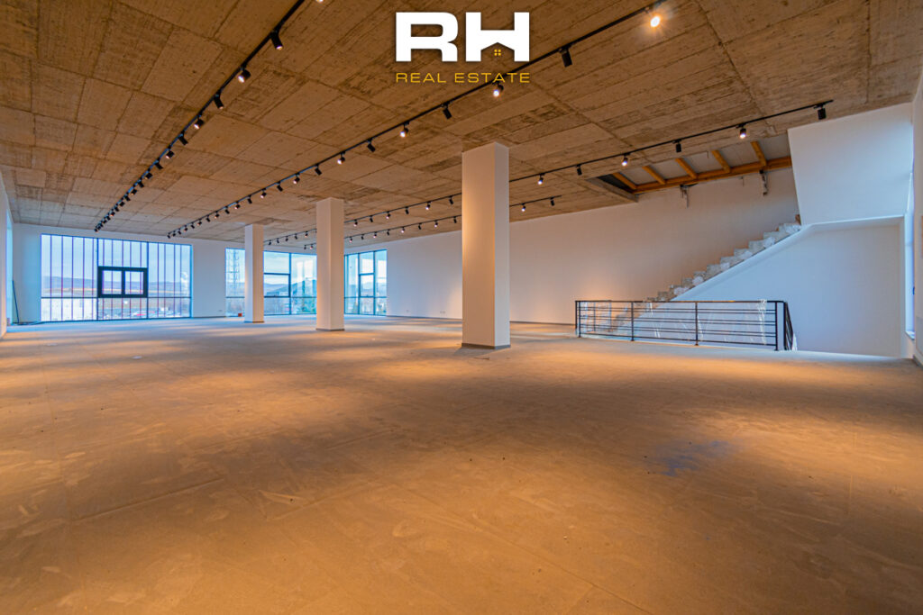 Objekt 700m² me #QIRA në Magjistralen Prishtinë-Ferizaj