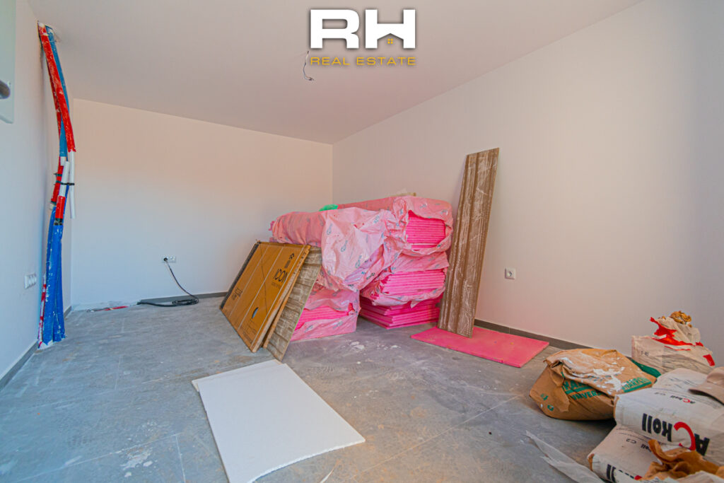 Objekt 700m² me #QIRA në Magjistralen Prishtinë-Ferizaj
