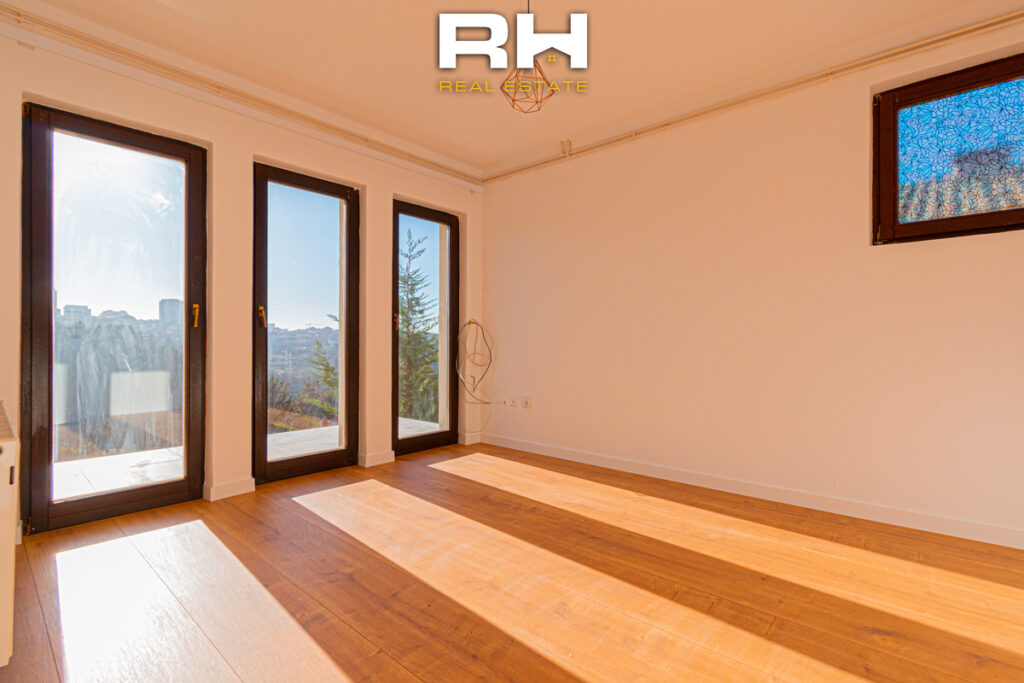 Shtëpi 530m² në SHITJE në Taslixhe