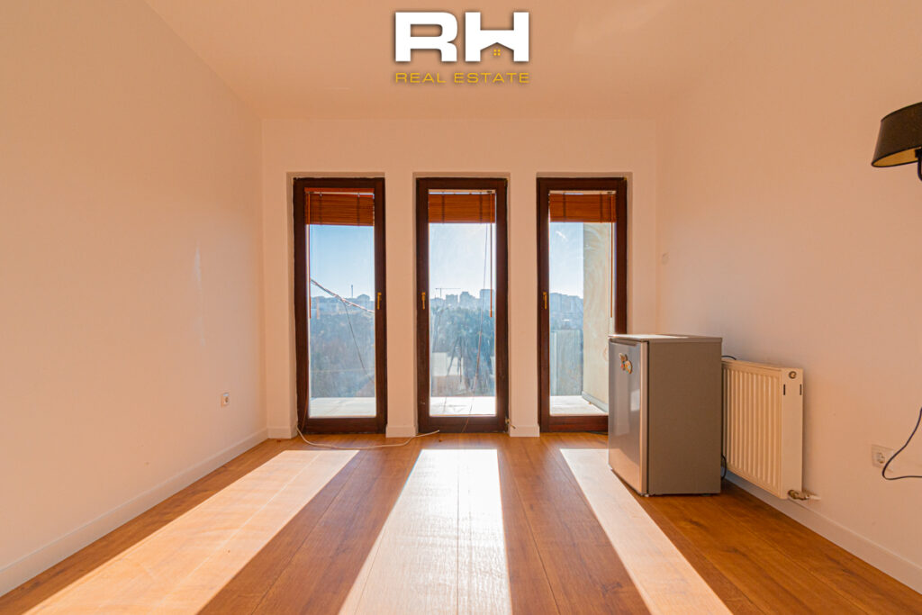 Shtëpi 530m² në SHITJE në Taslixhe