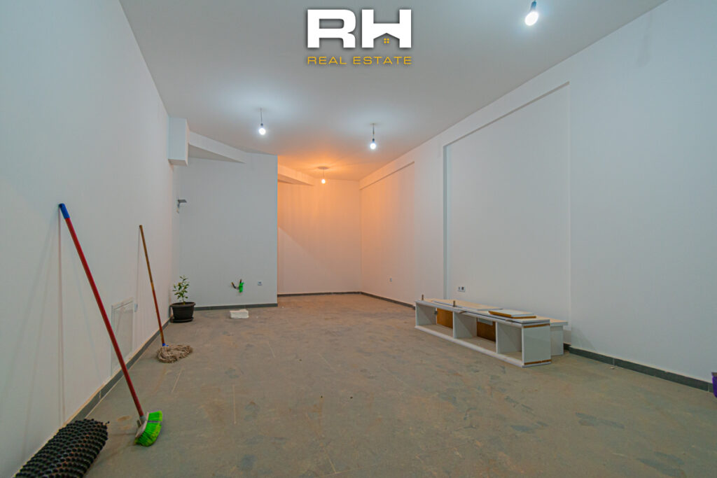 Lokal 45m² me #QIRA në Rrugën B