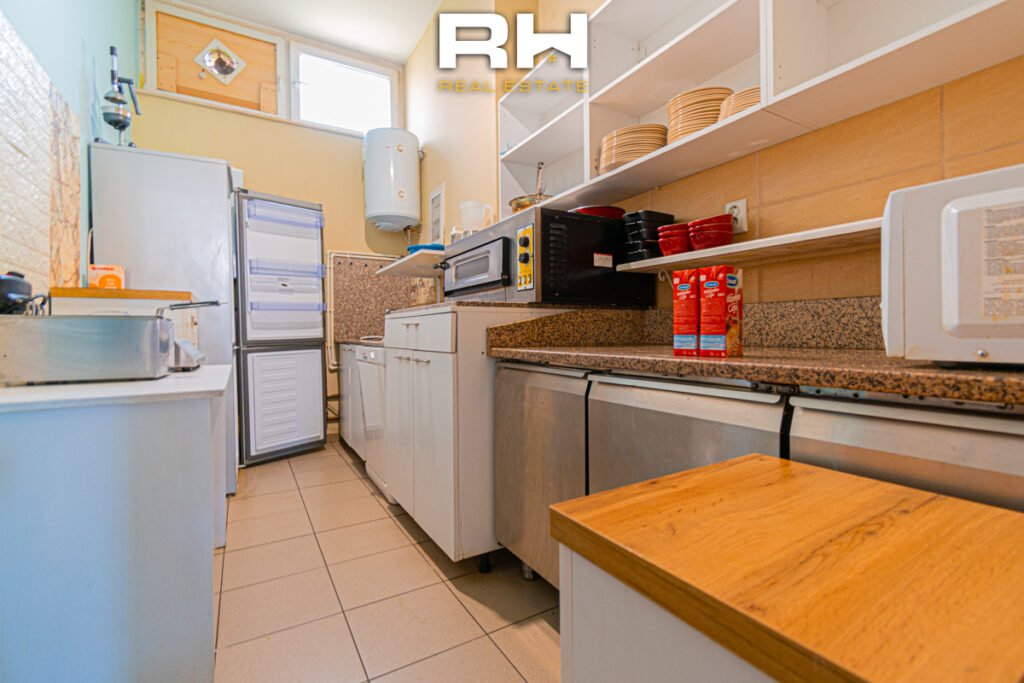 Lokal 85m² me #QIRA në Bregun e Diellit