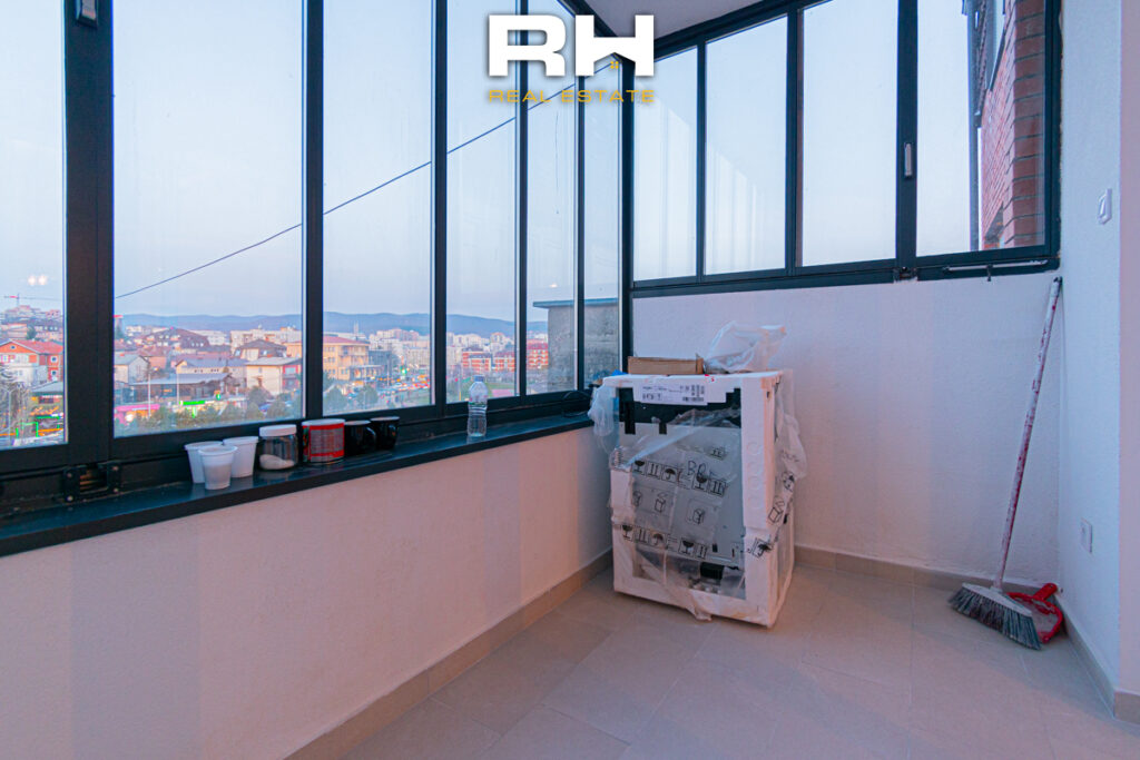Banesë – Zyre 100m² neto me #QIRA në Bregun e Diellit