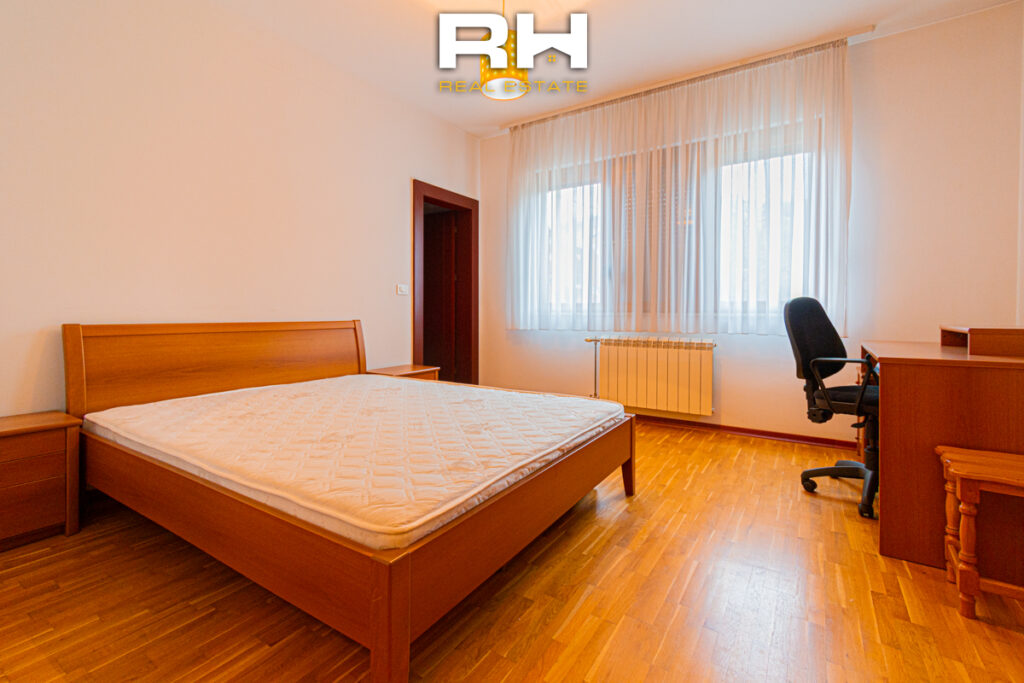 Shtëpi 600m² me #QIRA në Sofali