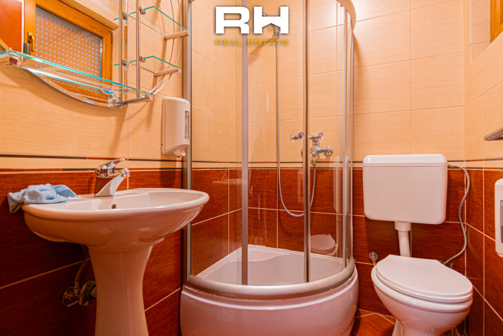 Shtëpi 600m² me #QIRA në Sofali