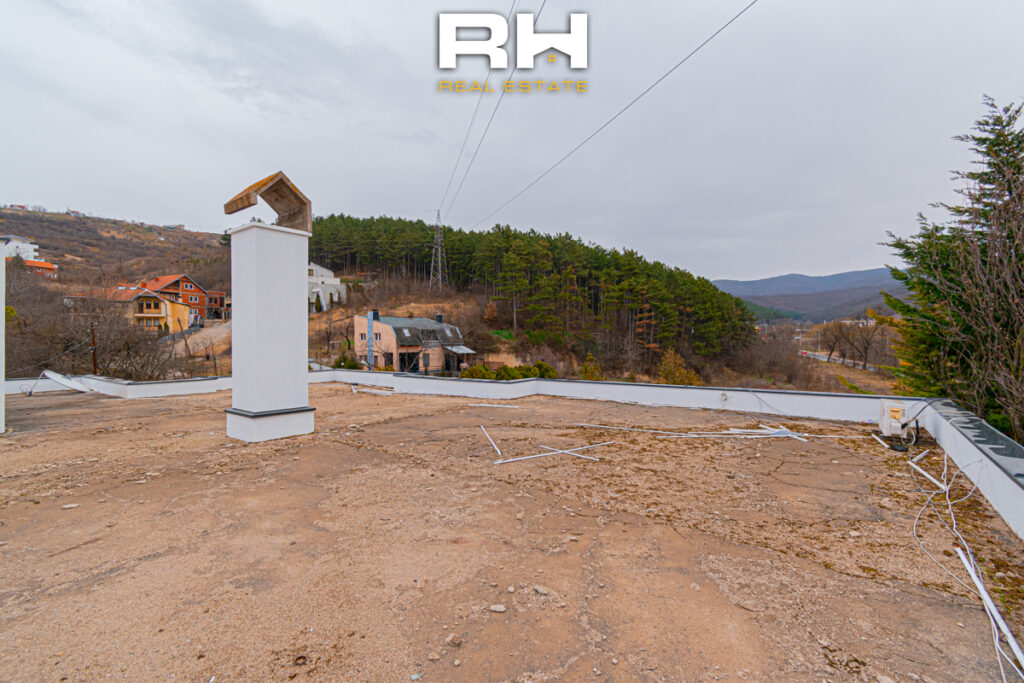 Shtëpi 600m² me #QIRA në Sofali