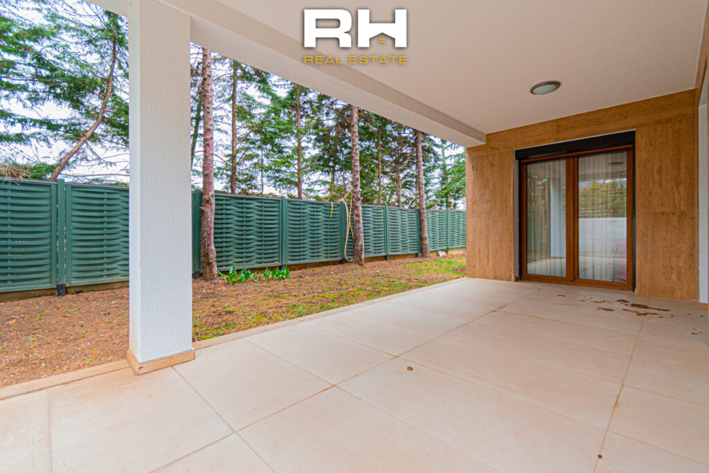 Shtëpi 600m² me #QIRA në Sofali