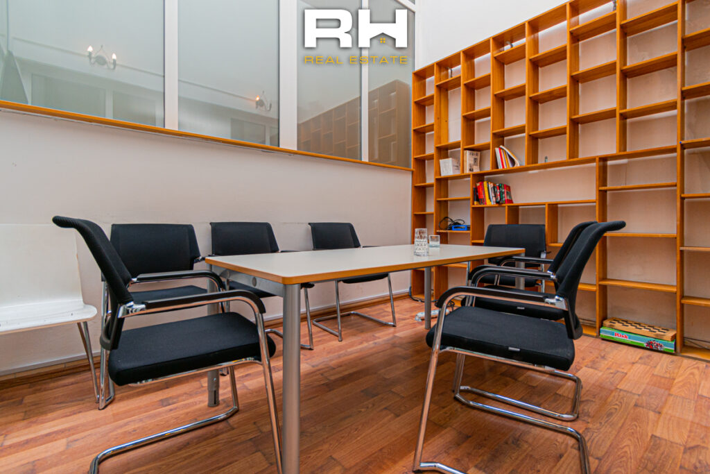 Zyre 184m² me #QIRA në Dardani