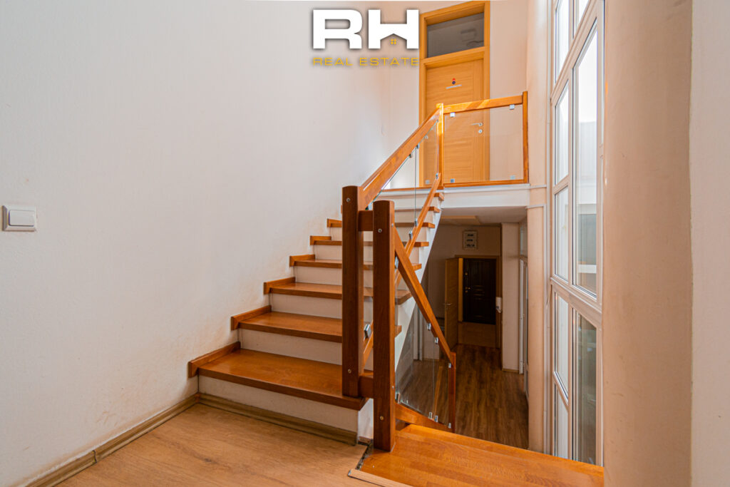 Zyre 184m² me #QIRA në Dardani