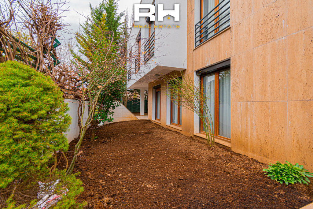 Shtëpi 600m² me #QIRA në Sofali