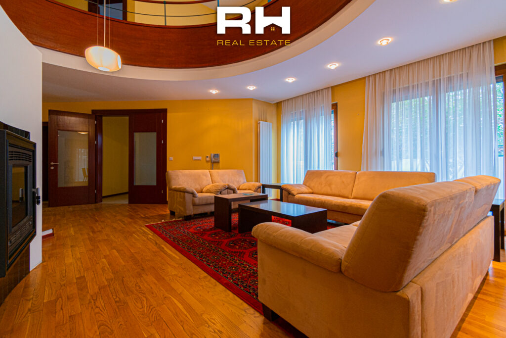 Shtëpi 600m² me #QIRA në Sofali