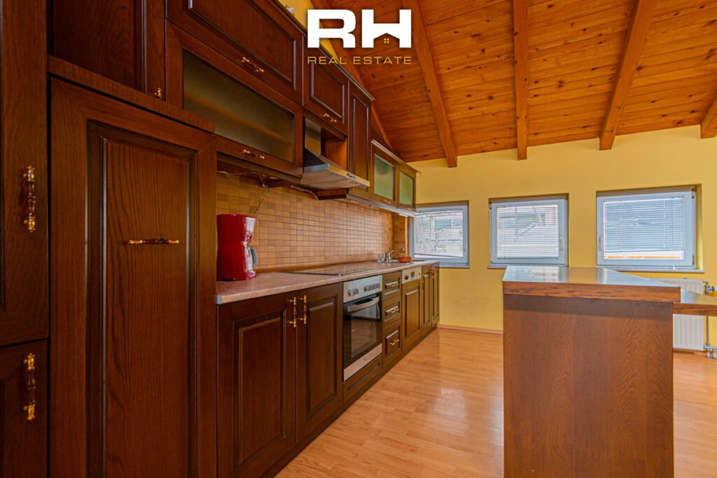 Kat shtëpie 85m² me #QIRA në Dragodan
