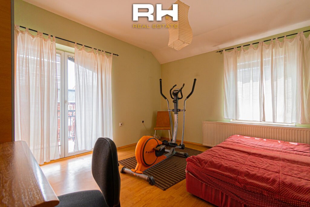 Kat shtëpie 85m² me #QIRA në Dragodan