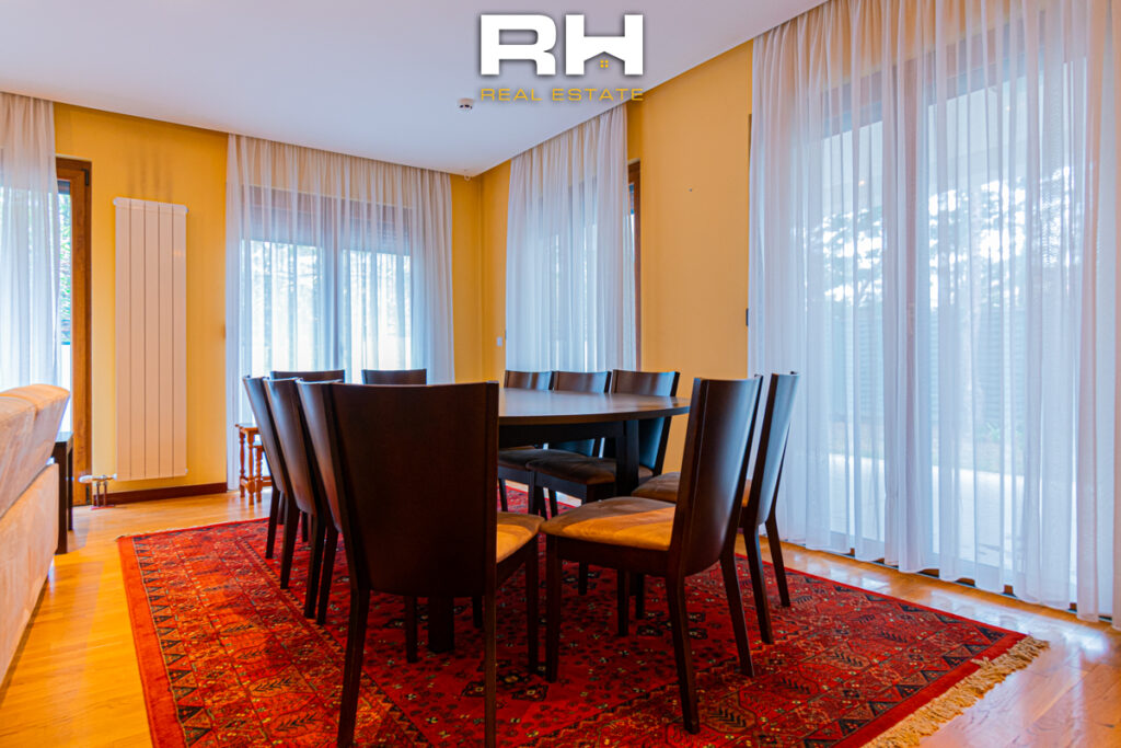 Shtëpi 600m² me #QIRA në Sofali
