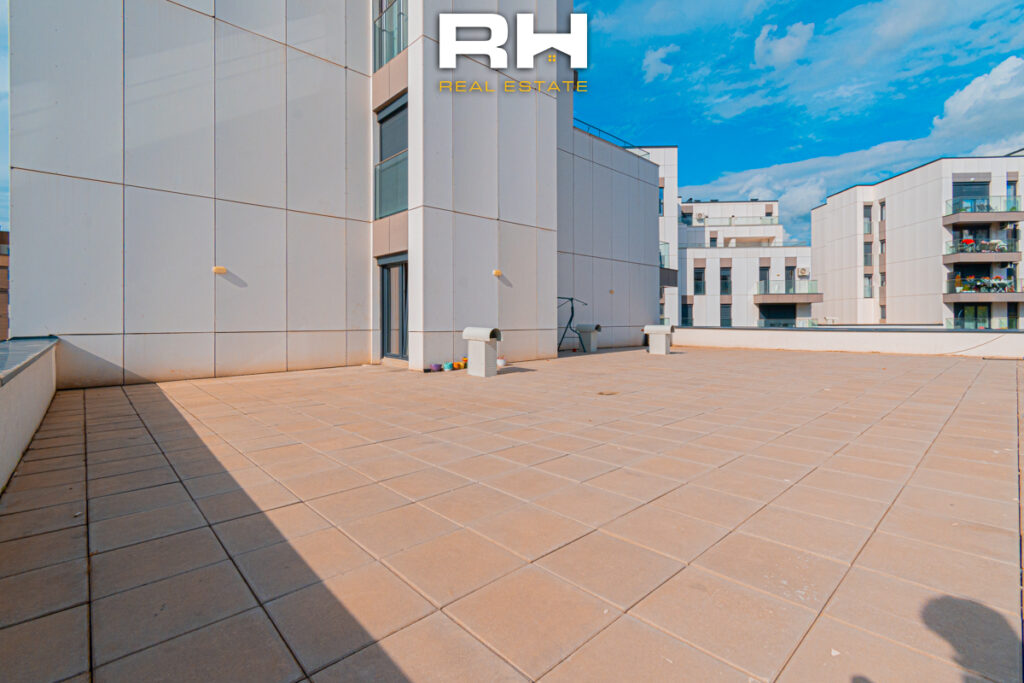 Penthouse 90m² + 100m² me #QIRA te Prishtina e Re