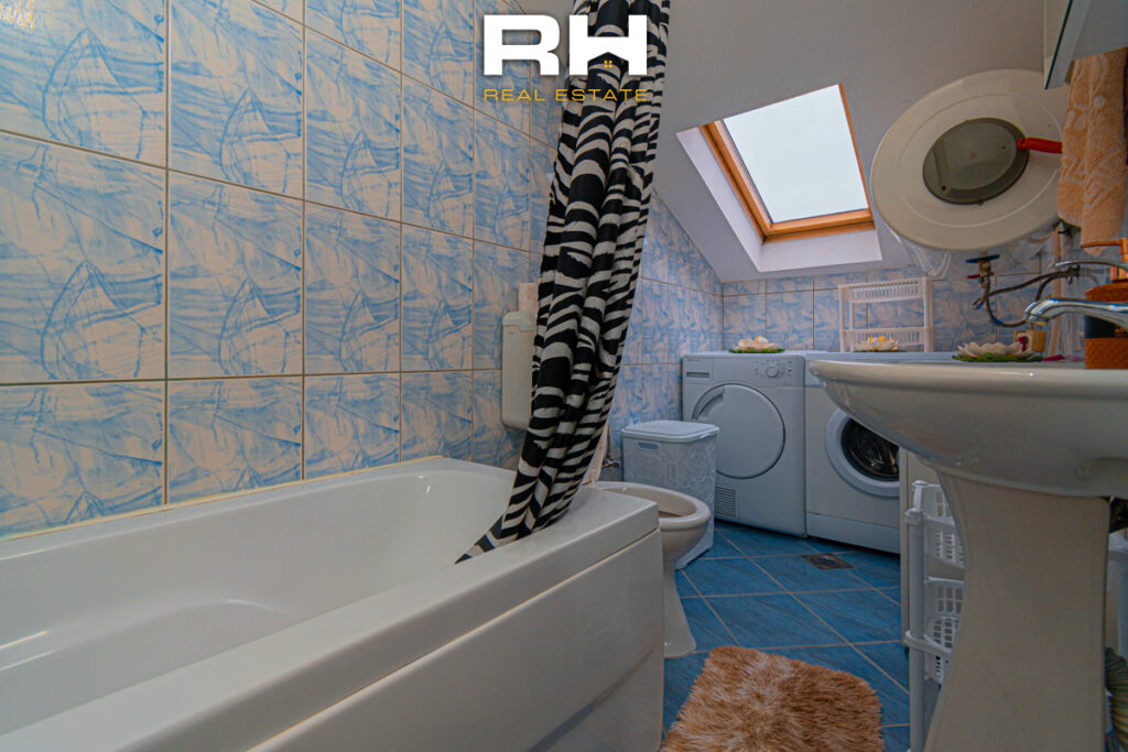 Banesë 74m² në SHITJE në lagjen Vellushë