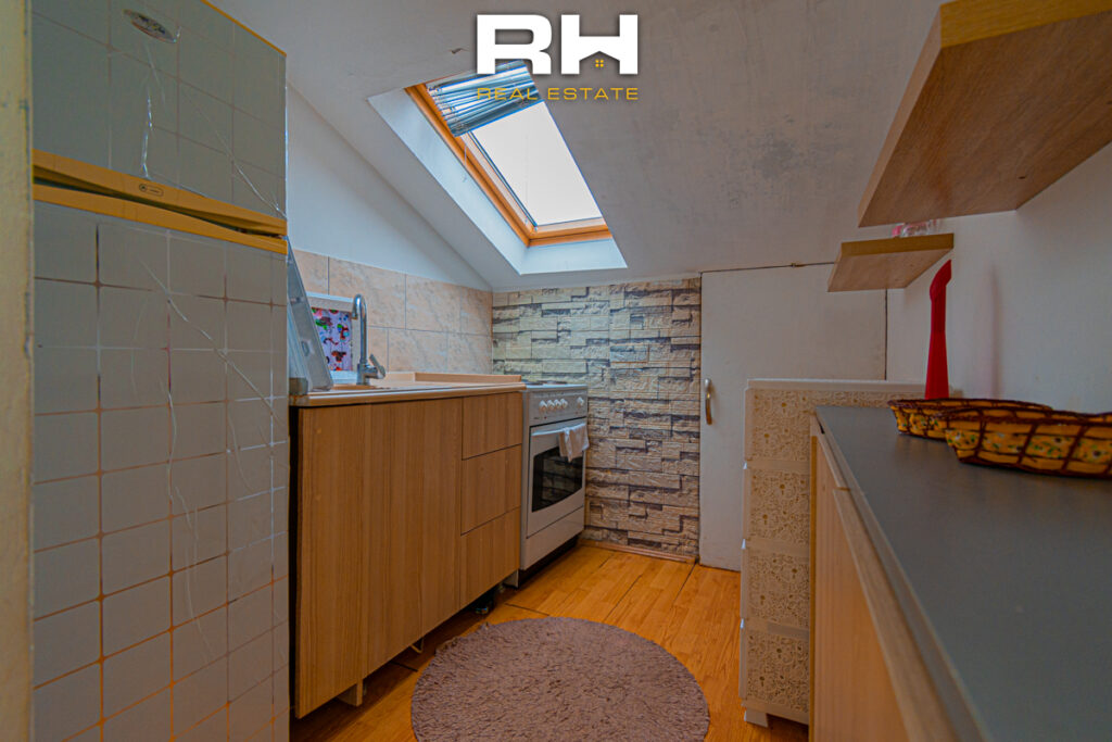 Banesë 74m² në SHITJE në lagjen Vellushë