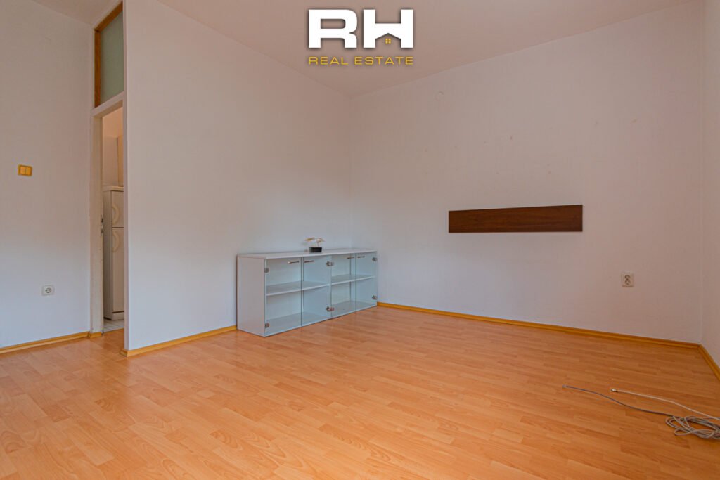 Banesë – Zyre 32m² me #QIRA në Qendër