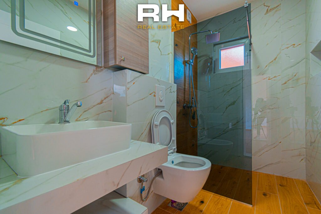 Shtëpi 200m² me #QIRA në Llapllasellë