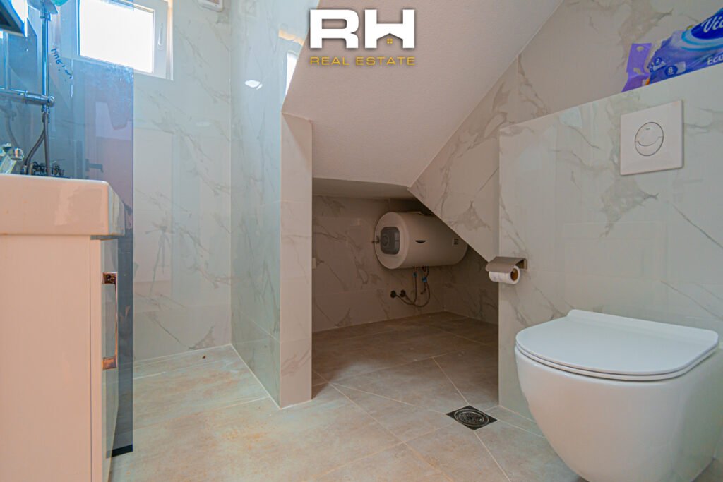 Shtëpi 200m² me #QIRA në Llapllasellë