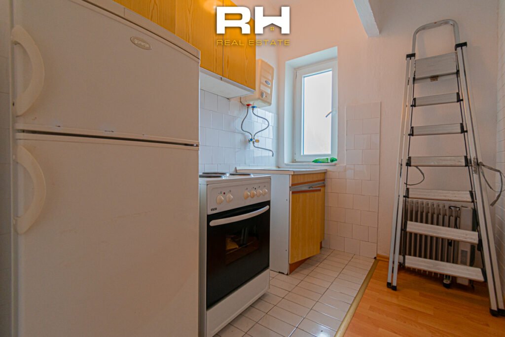 Banesë – Zyre 32m² me #QIRA në Qendër