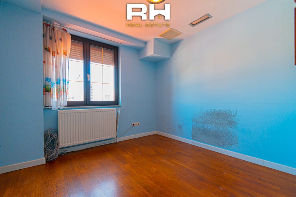 Banesë – Zyre 360m² + 60m² me #QIRA në Pejton