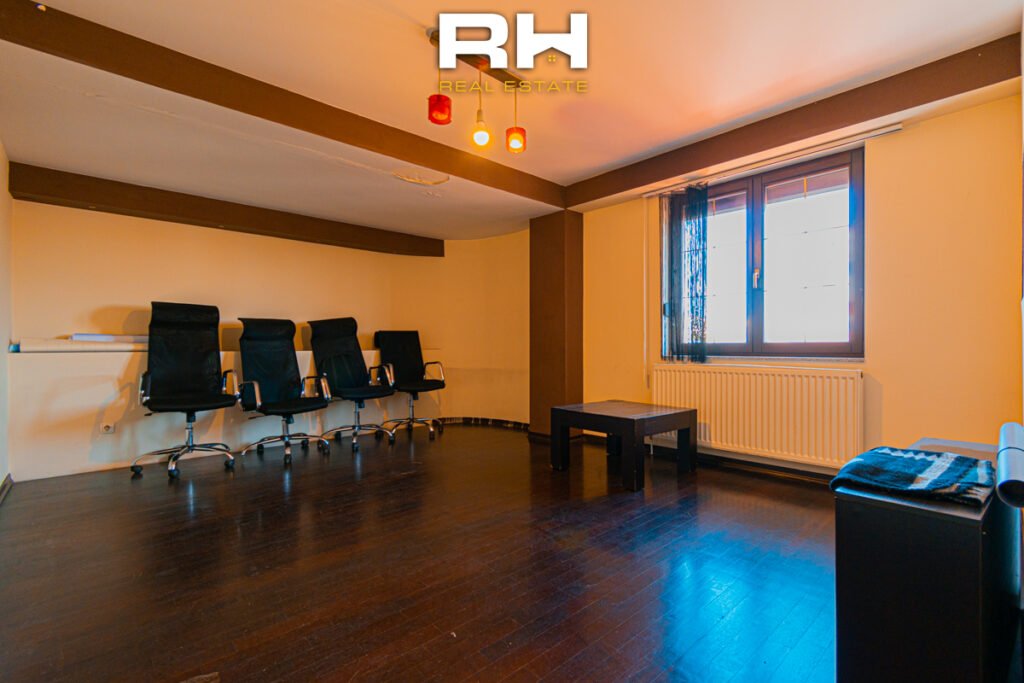 Banesë – Zyre 360m² + 60m² me #QIRA në Pejton