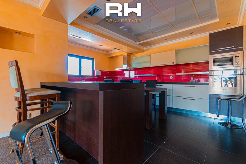 Banesë – Zyre 360m² + 60m² me #QIRA në Pejton